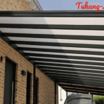 Desain Kanopi rumah minimalis dengan sedikit Besi Horijontal